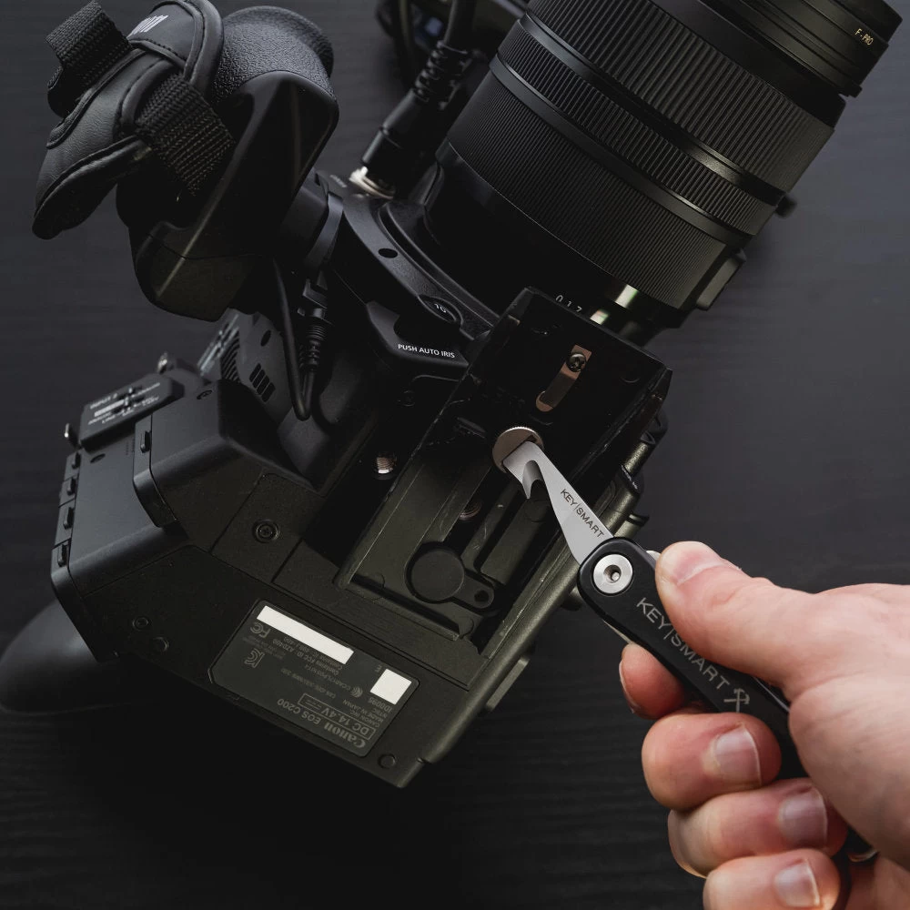 KeySmart 4-in-1 Keychain Multi-tool - Image 3