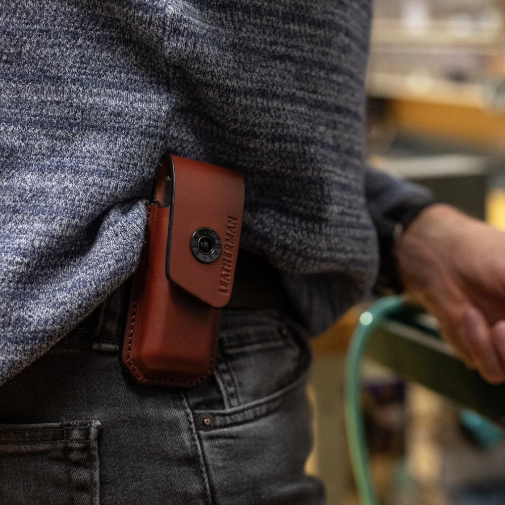 Leatherman Ainsworth Leather Belt Sheath, Medium - Image 5