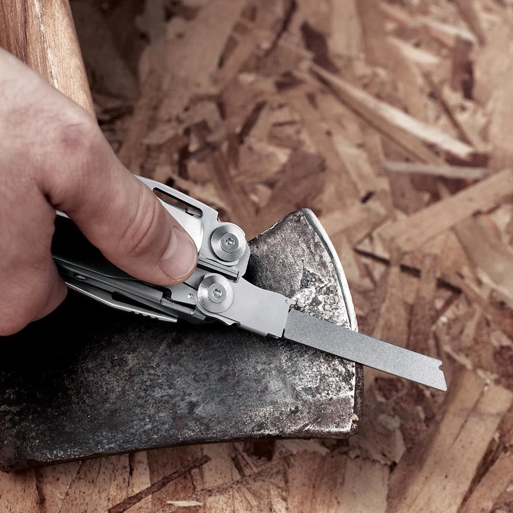 Leatherman Surge Multi-Tool With 4-Pocket Nylon Sheath - Image 7